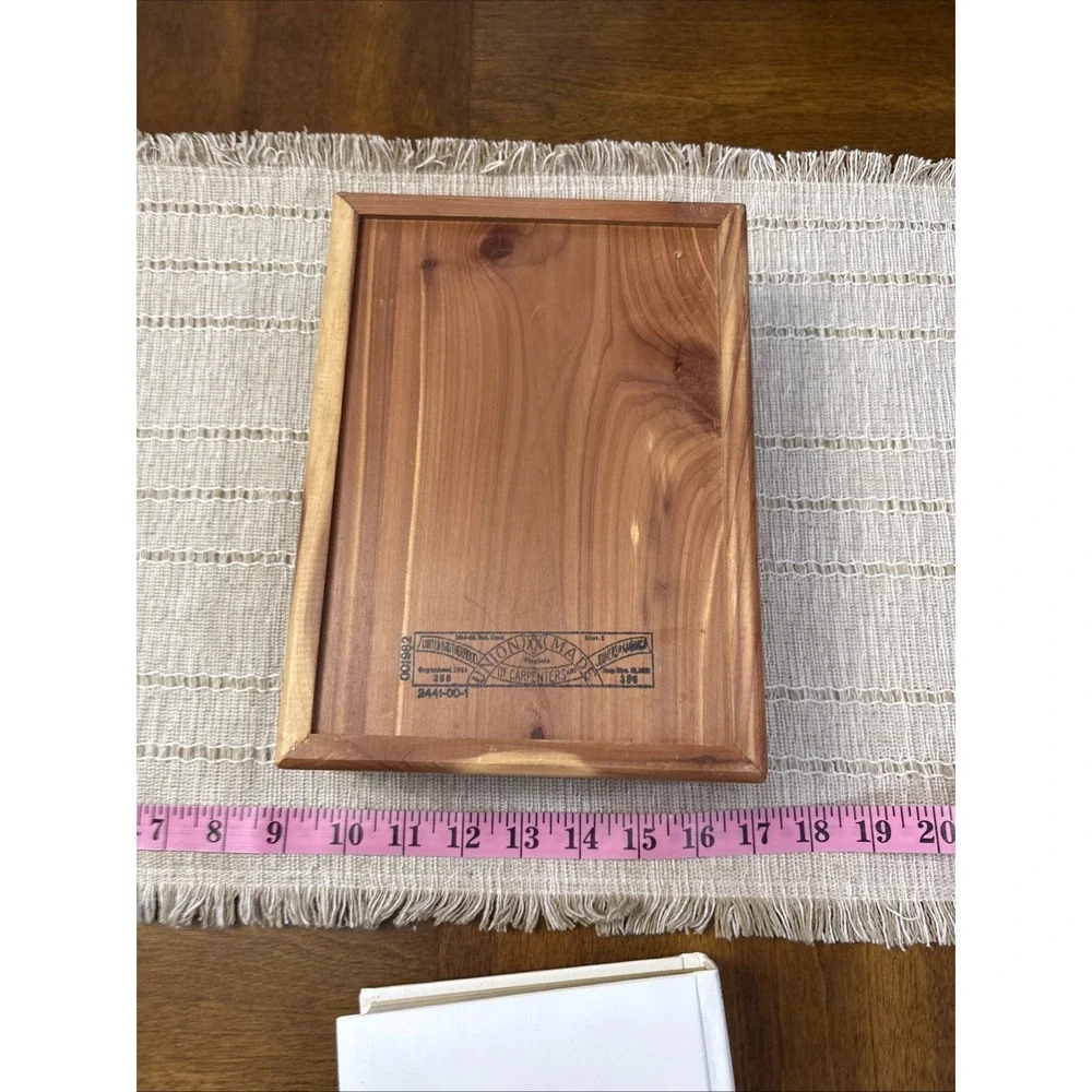 🔥 Vintage • Cedar Box Wooden Storage Case With Holy Bible • King James Version